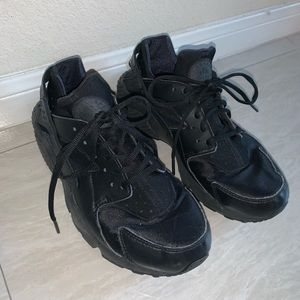 Nike Black Huaraches Women's 10